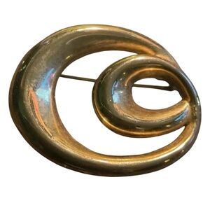 Vintage Unsigned Abstract Oval Gold Tone Brooch Pin